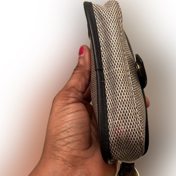 Dooney & Bourke wristlet - Picture 7 of 8